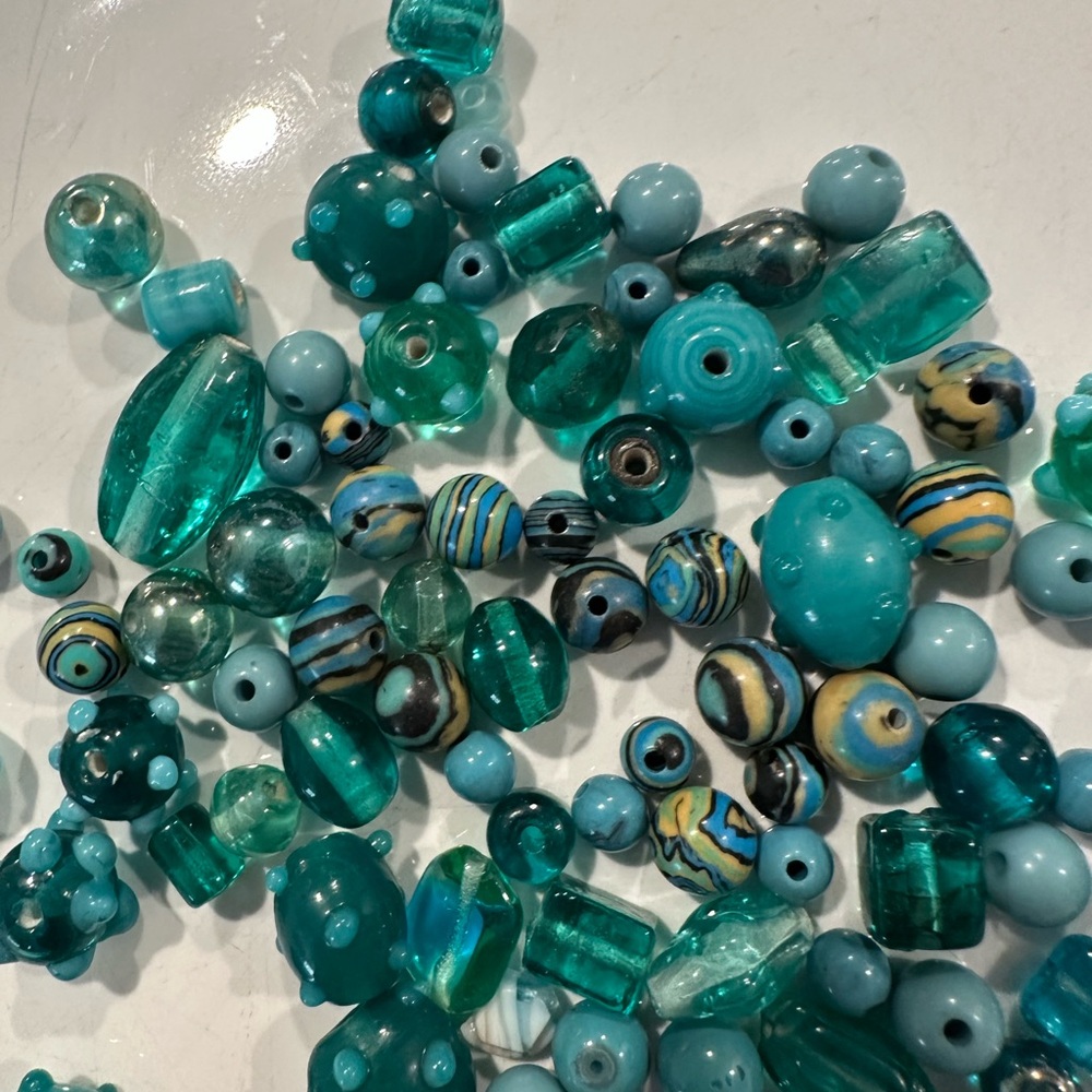 Assorted Teal Beads Lot for jewelry making - Picture 5 of 8
